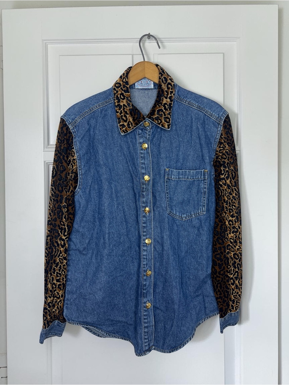 Vintage 90s Carolina Blues Denim Leopard Print Shirt Gold Buttons